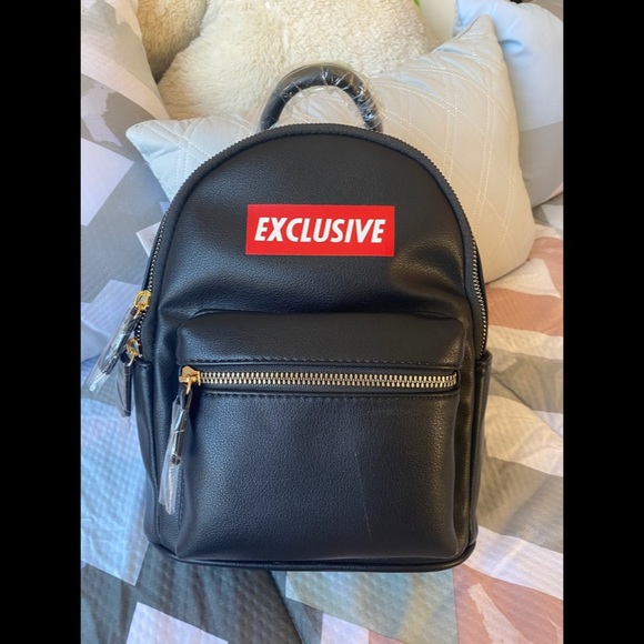 Forever 21 exclusive faux leather graphic backpack - Picture 1 of 3